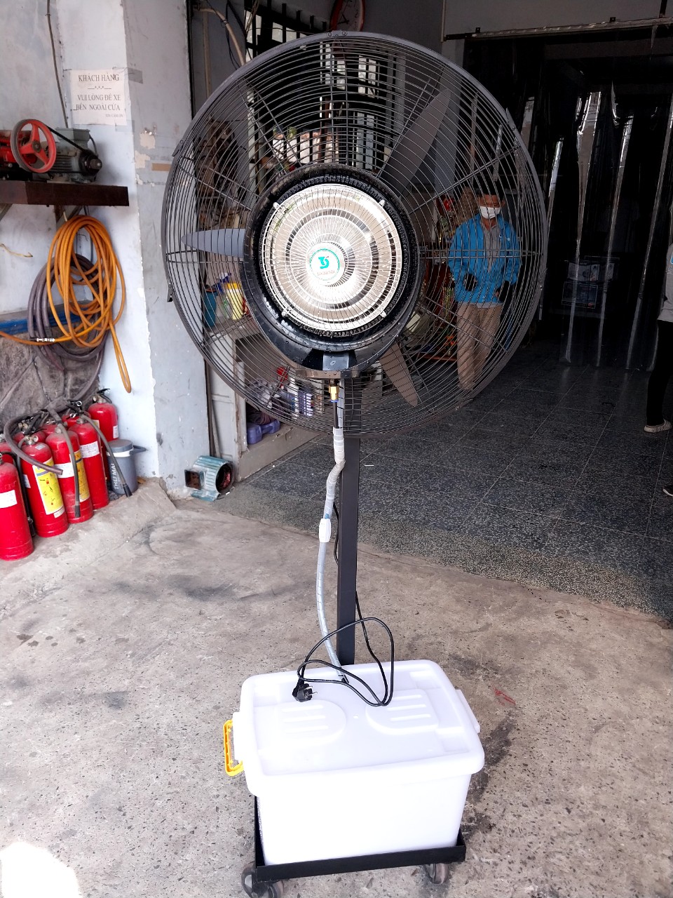 Quạt Đứng Phun Sương Đĩa Xoay Lắp Ráp 4 Quạt Đứng Phun Sương Đĩa Xoay Lắp Ráp - Image 4