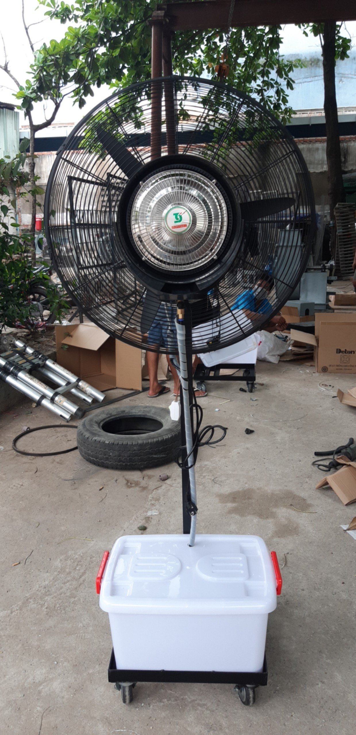 Quạt Đứng Phun Sương Đĩa Xoay Lắp Ráp 2 Quạt Đứng Phun Sương Đĩa Xoay Lắp Ráp - Image 2